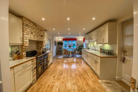 21 High Street, Barton, Cambridge, CB23 7BG