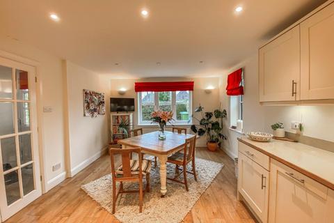 21 High Street, Barton, Cambridge, CB23 7BG