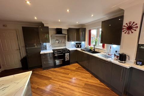 3 bedroom chalet for sale, The Close, Holbury SO45