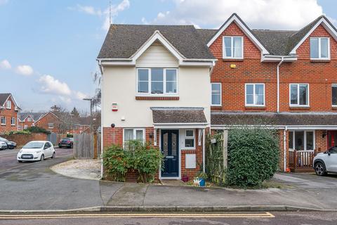 2 bedroom semi-detached house for sale, Crosby Way, Farnham, GU9