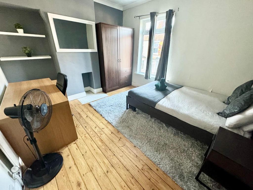 Bedroom.jpg