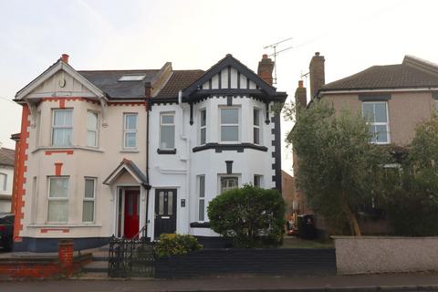 3 bedroom semi-detached house for sale, High Road, Rayleigh, SS6