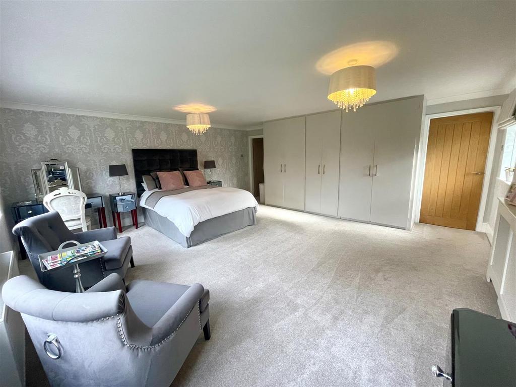 BEDROOM 1.jpg