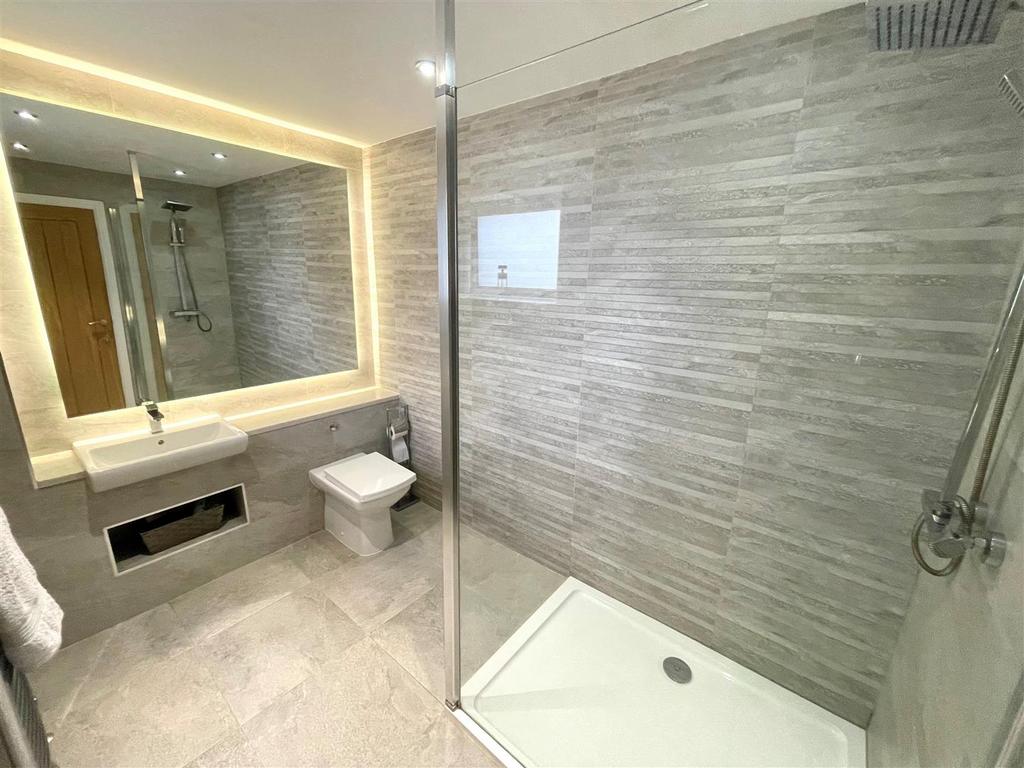 ENSUITE.jpg