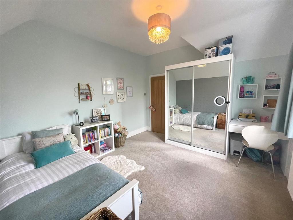 BED 3.jpg