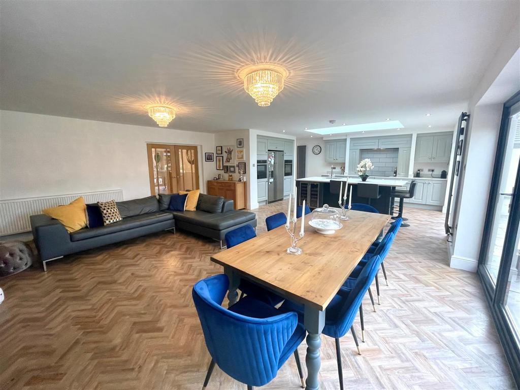 DINING LOUNGE KITCHEN.jpg