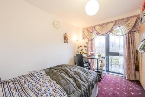 3 bedroom flat for sale, Lucienne Court, E14, Poplar, London, E14