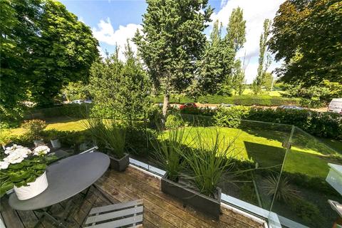 43 Rivermead Close, Teddington, TW11 9NL