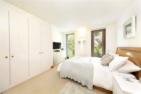 43 Rivermead Close, Teddington, TW11 9NL