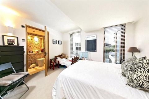 43 Rivermead Close, Teddington, TW11 9NL