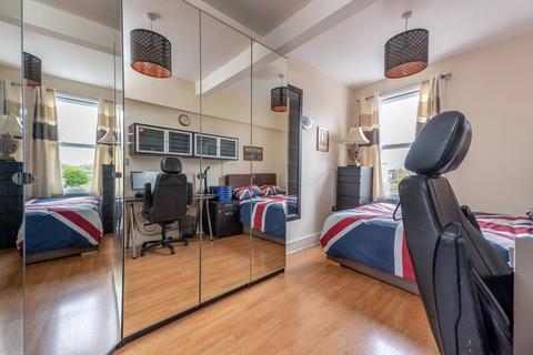 2 bedroom flat for sale, Uxbridge Road, Shepherd's Bush, London, W12