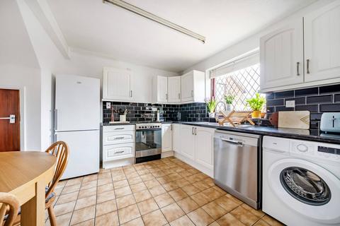2 Harlequin Close, Isleworth, TW7 7LA
