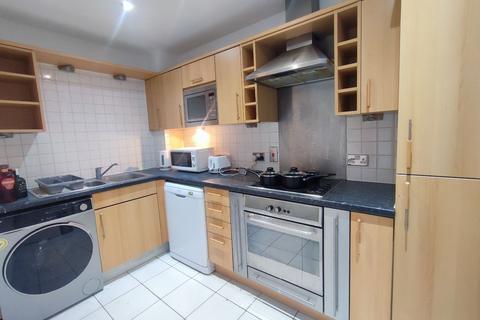 3 bedroom apartment to rent, London E14