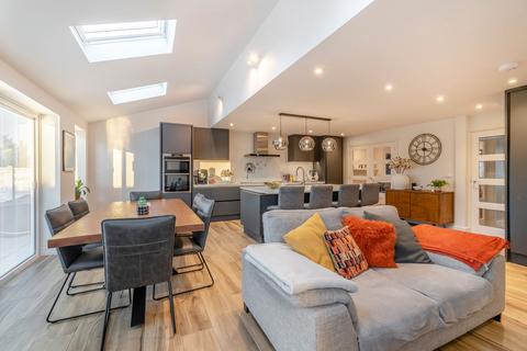 1 Cwrt Ogwen, Hawarden, Deeside, CH5 3SP