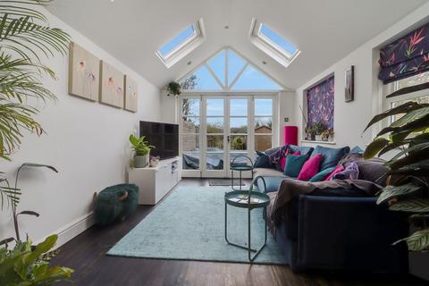 53 Vale Road, Claygate, Esher, KT10 0NL