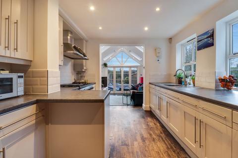 53 Vale Road, Claygate, Esher, KT10 0NL