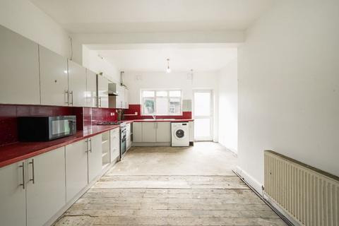 6 bedroom terraced house for sale, Ilford IG3