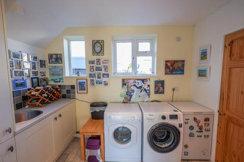 28 Chapel Road, Roche, St Austell, PL26 8JE