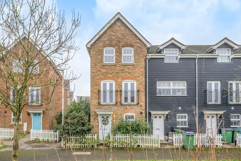 1 Atkinson Road, Hawkinge, Folkestone, CT18 7SB