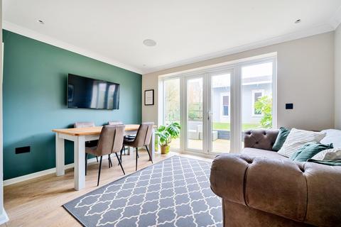 1 Atkinson Road, Hawkinge, Folkestone, CT18 7SB