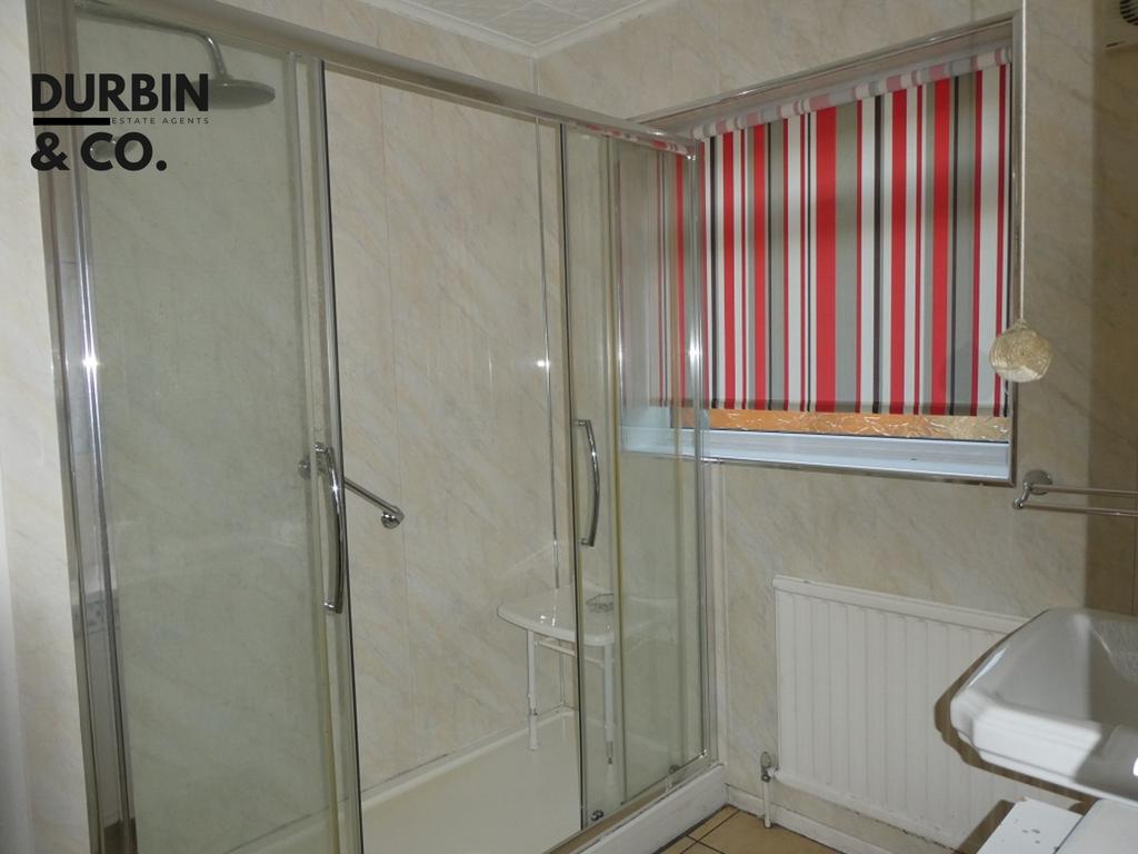 A-mostyn3.shower1.JPG