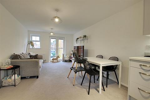 20 Jay Close, Hemel Hempstead, HP3 0GJ