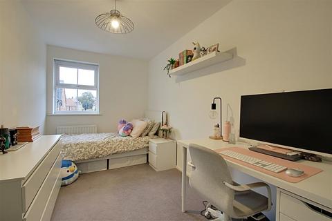20 Jay Close, Hemel Hempstead, HP3 0GJ