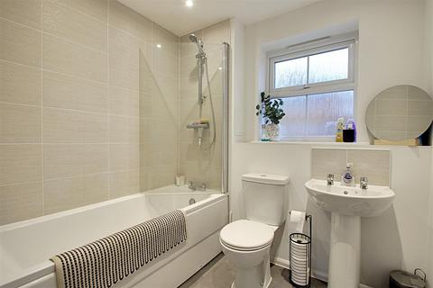 20 Jay Close, Hemel Hempstead, HP3 0GJ