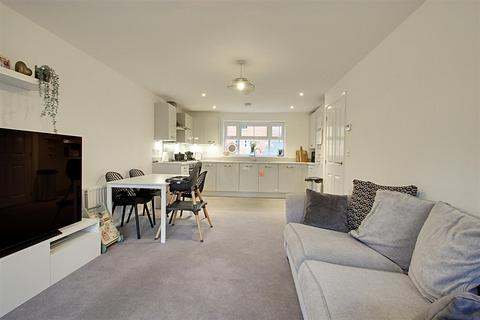 2 bedroom flat for sale, Jay Close, Hemel Hempstead