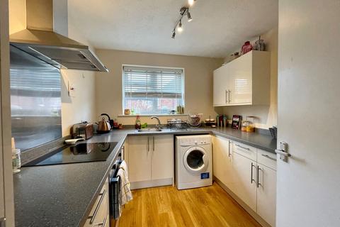 2 bedroom flat to rent, Regnum Drive, Newbury RG14