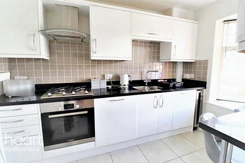 2 bedroom terraced house for sale, Barry Square, BRACKNELL