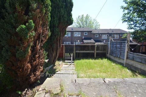 3 bedroom terraced house to rent, Kendal Lane, Hyde Park LS3