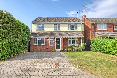 5 bedroom detached house for sale, Havisham Way, Essex CM1