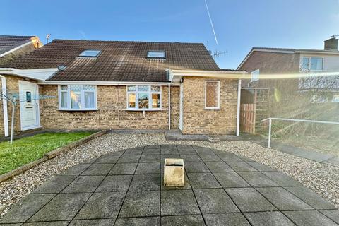 2 bedroom bungalow for sale, Yew Grove, Woodfieldside, NP12