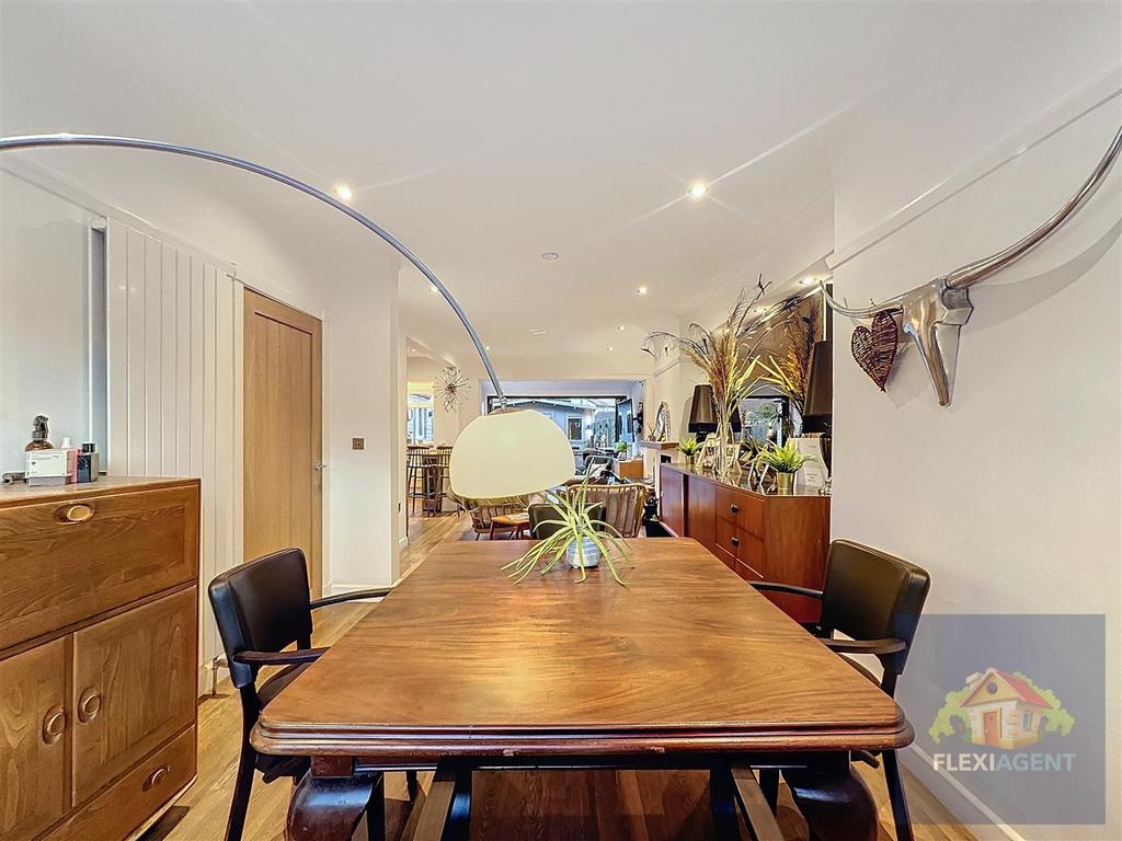 Dining Room/ Lounge