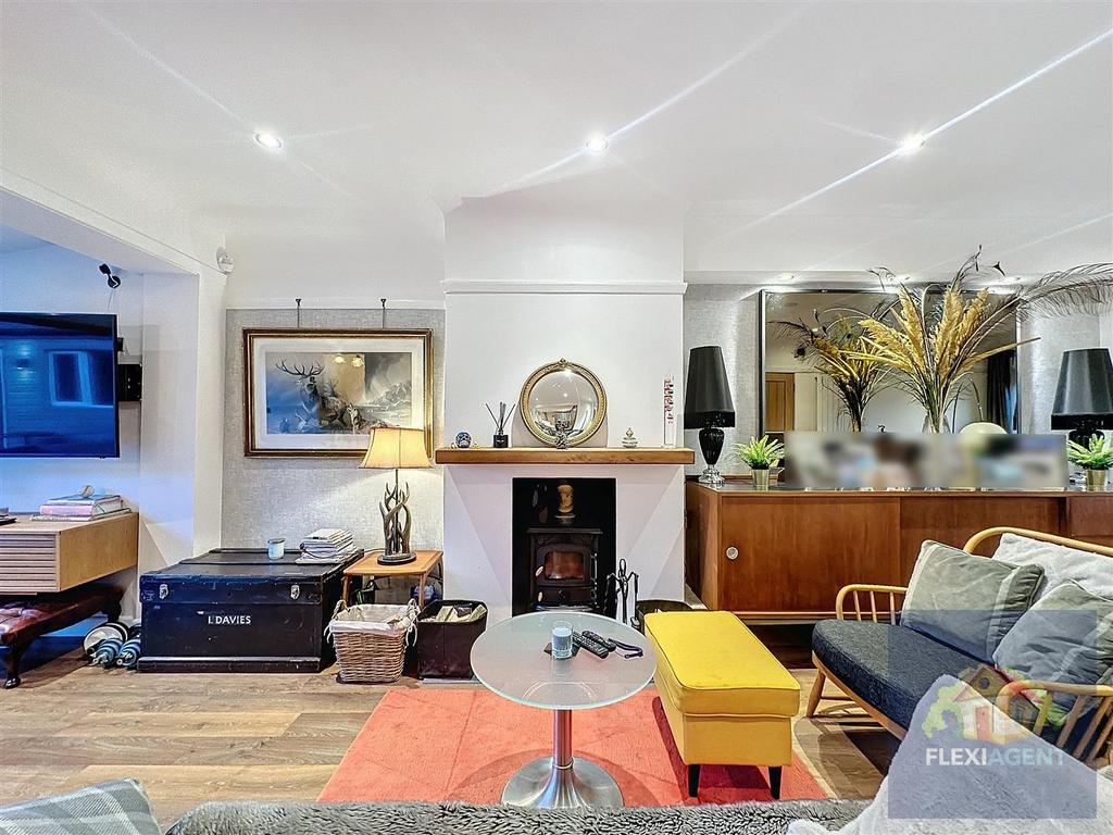 Dining Room/ Lounge