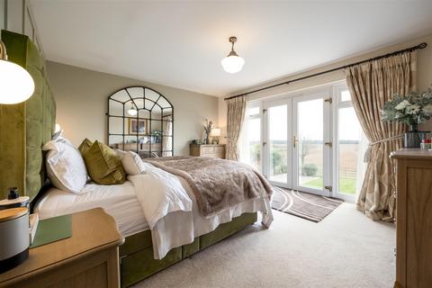 5 bedroom detached house for sale, Greenway, Caulcott