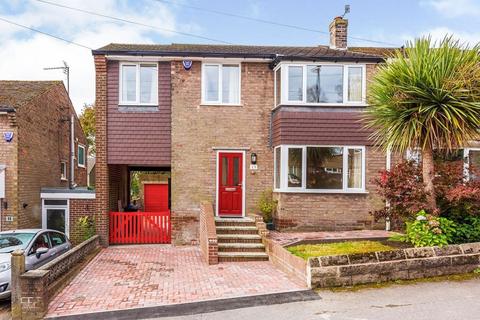 4 bedroom semi-detached house to rent, Weavers Close, Grenoside, Sheffield