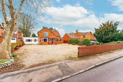 4 bedroom detached house for sale, Cromer Road, North Walsham