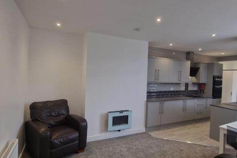 3 bedroom apartment to rent, Debdon Gardens, NEWCASTLE UPON TYNE, Tyne and Wear