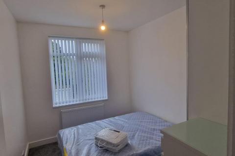 3 bedroom apartment to rent, Debdon Gardens, NEWCASTLE UPON TYNE, Tyne and Wear