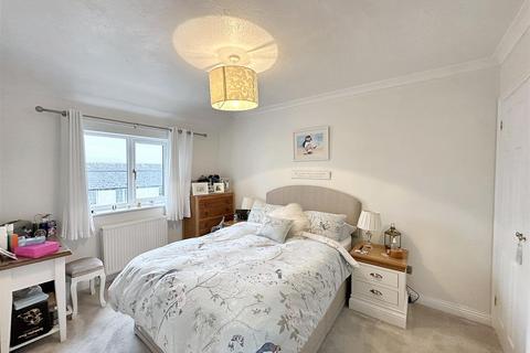Tamarisk Fore Street, Probus, Truro, TR2 4PE