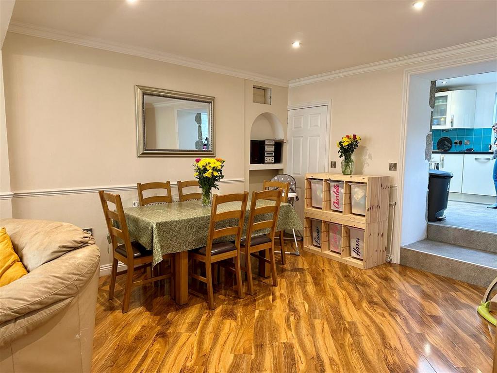 Dining Area.jpg