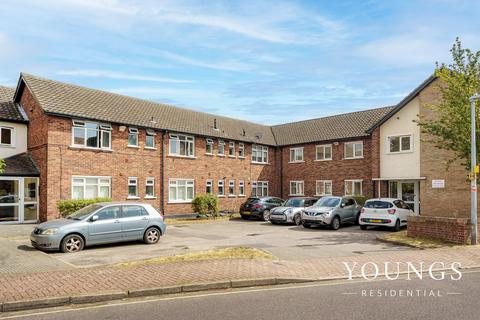 1 bedroom ground floor flat for sale, East Street, Rochford, SS4