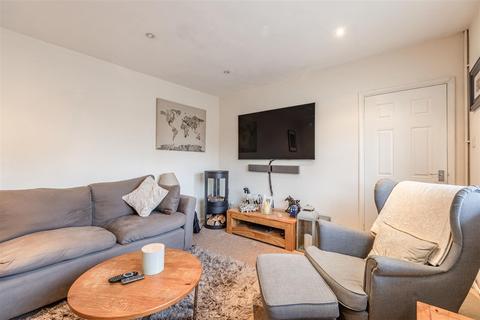 7 Cornwall Avenue, Byfleet, West Byfleet, KT14 7EX