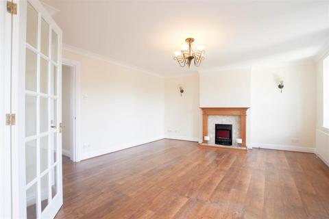 2 bedroom flat to rent, Town Street, Thaxted CM6