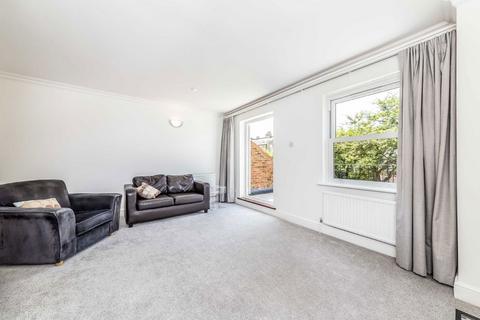 3 bedroom house to rent, Liberty Mews, London SW12