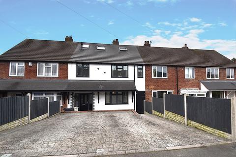 4 bedroom terraced house for sale, Greenfields Road, Kingswinford DY6