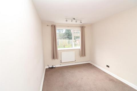 2 bedroom maisonette to rent, The Glebe, Watford