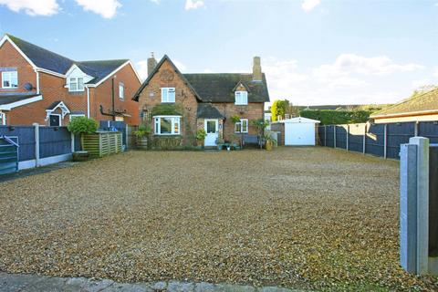 3 bedroom cottage for sale, Church Road, Donnington Wood